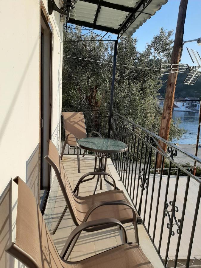 Chiona΄S Apartments By The Sea Paleo Trikeri Extérieur photo