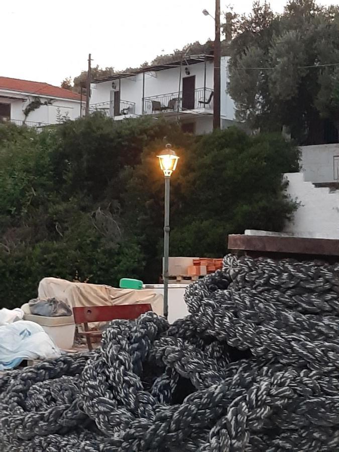 Chiona΄S Apartments By The Sea Paleo Trikeri Extérieur photo