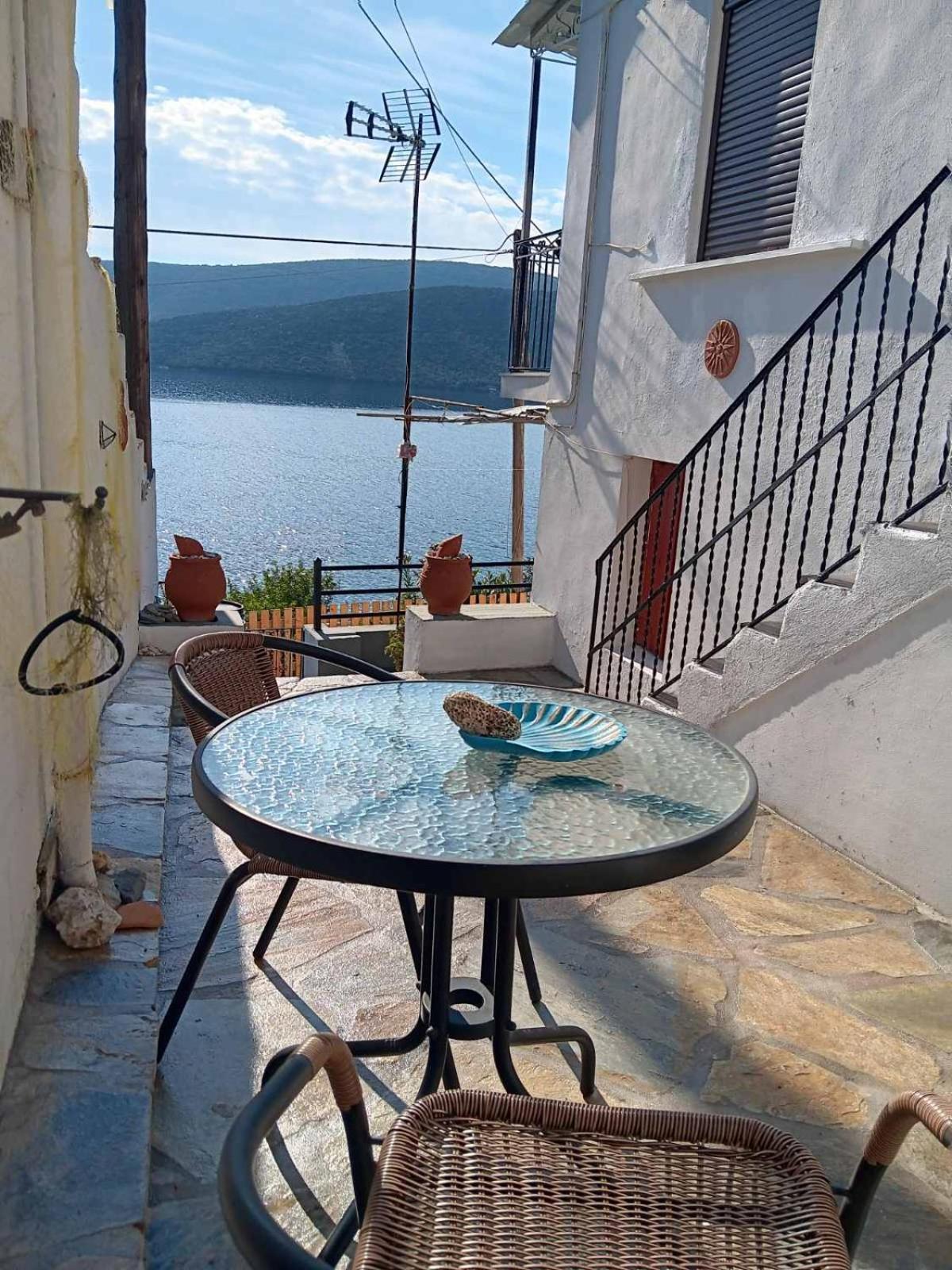 Chiona΄S Apartments By The Sea Paleo Trikeri Extérieur photo